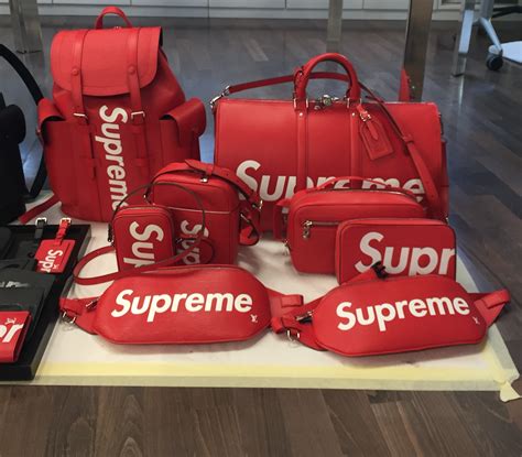 supreme louis vuitton shoulder bag|cartera louis vuitton supreme original.